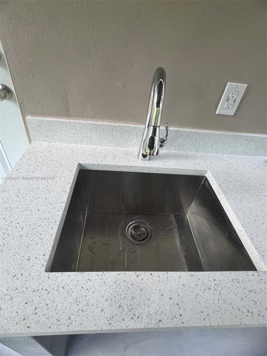 Small Image of 5004 SOUTH WEST 140TH CT #A, Miami Number 11