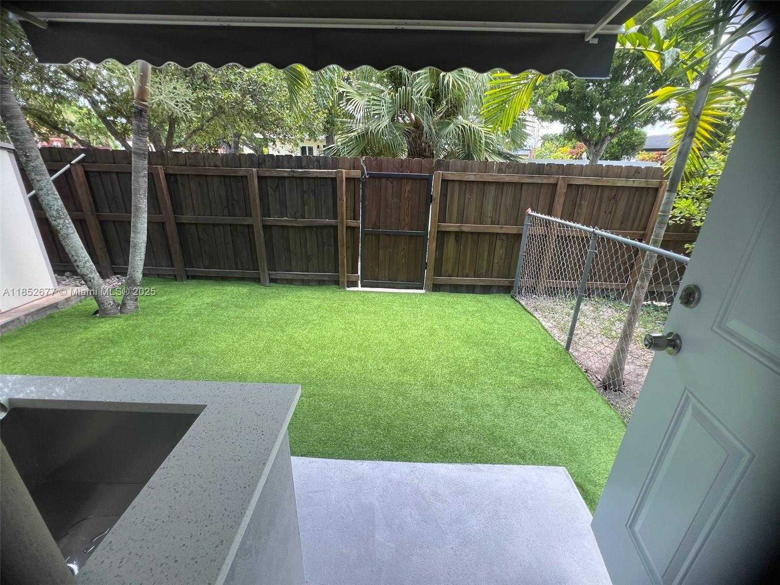 Small Image of 5004 SOUTH WEST 140TH CT #A, Miami Number 16