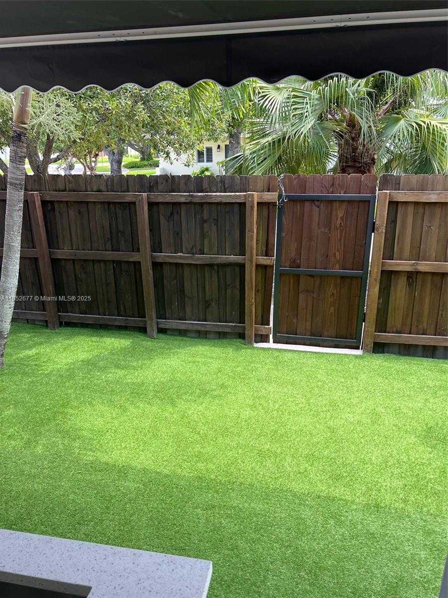 Small Image of 5004 SOUTH WEST 140TH CT #A, Miami Number 18
