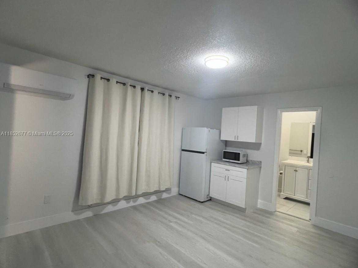 Small Image of 5004 SOUTH WEST 140TH CT #A, Miami Number 30