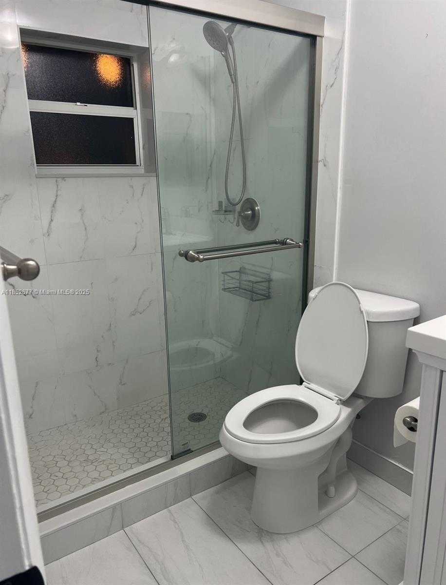 Small Image of 5004 SOUTH WEST 140TH CT #A, Miami Number 35