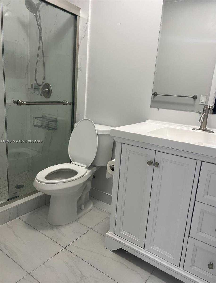 Small Image of 5004 SOUTH WEST 140TH CT #A, Miami Number 36