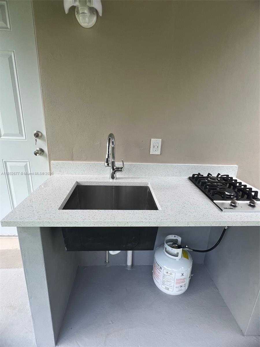 Small Image of 5004 SOUTH WEST 140TH CT #A, Miami Number 8