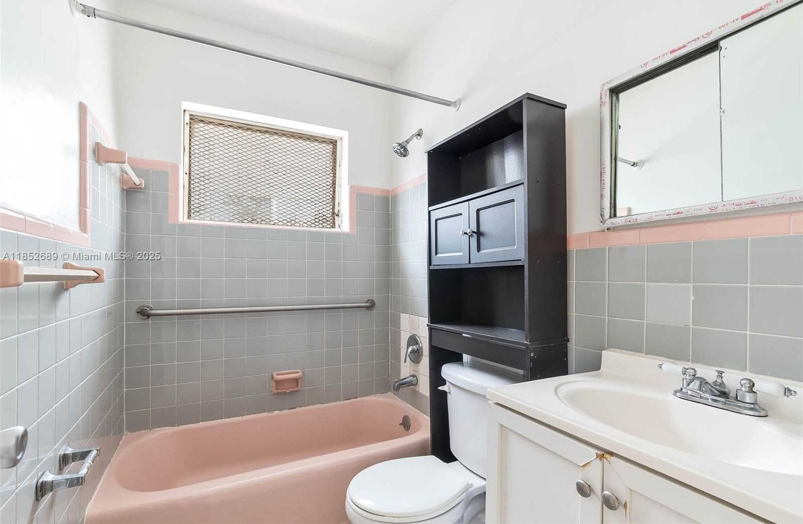Small Image of 934 MERIDIAN AVE #15, Miami Beach Number 15