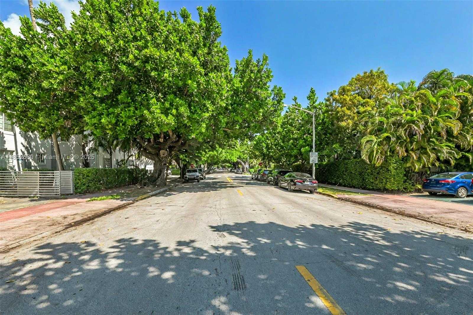 Small Image of 934 MERIDIAN AVE #15, Miami Beach Number 19