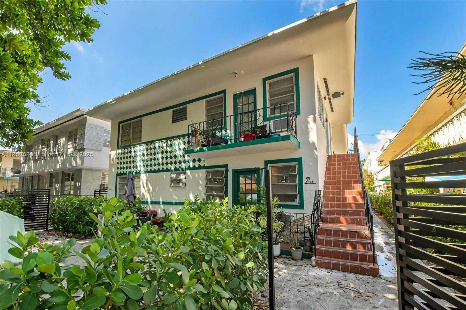 Small Image of 934 MERIDIAN AVE #15, Miami Beach Number 22