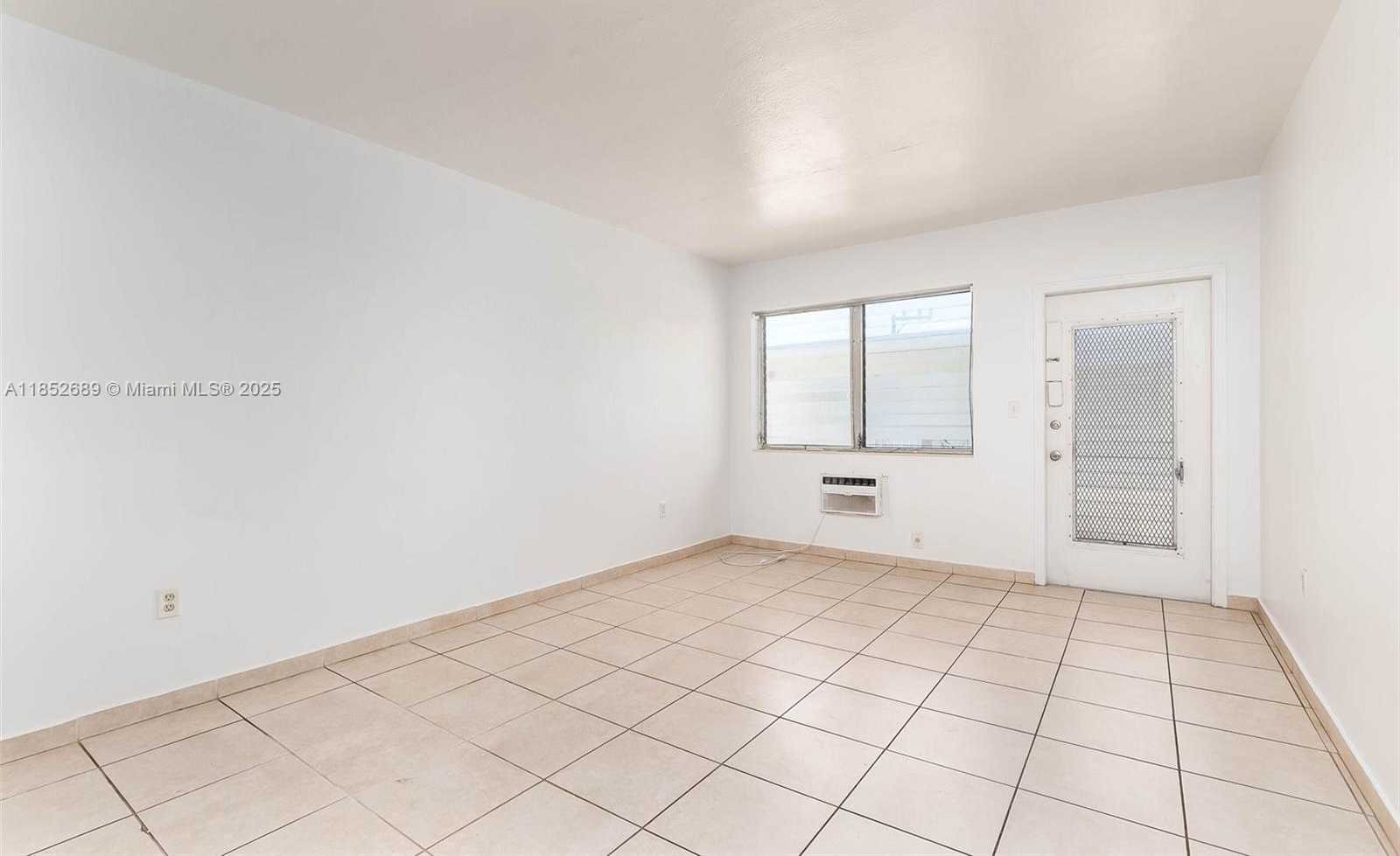 Small Image of 934 MERIDIAN AVE #15, Miami Beach Number 5