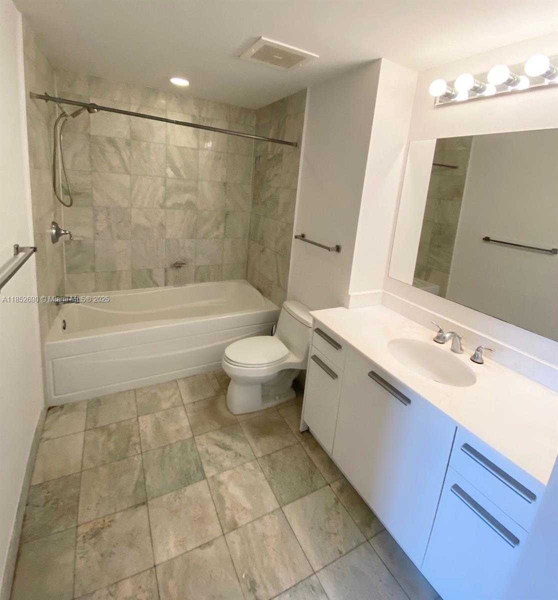 Small Image of 1060 BRICKELL AVE #1413, Miami Number 10