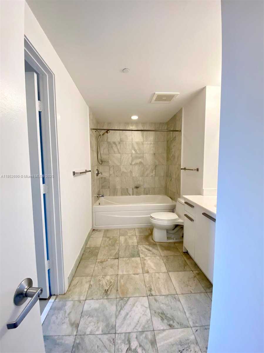 Small Image of 1060 BRICKELL AVE #1413, Miami Number 11
