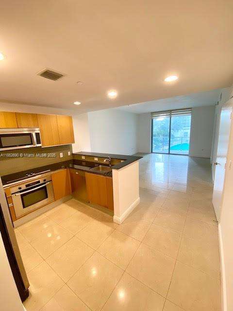 Small Image of 1060 BRICKELL AVE #1413, Miami Number 18
