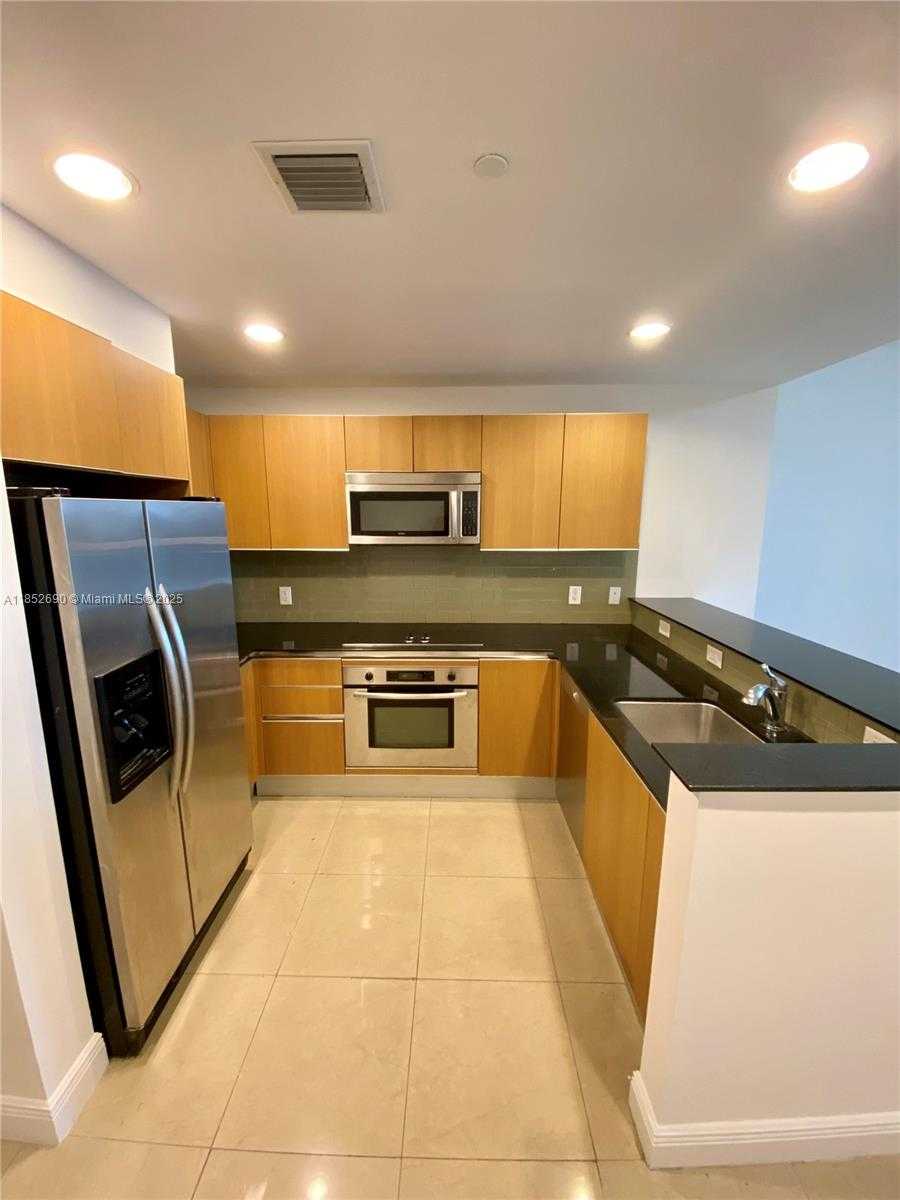 Small Image of 1060 BRICKELL AVE #1413, Miami Number 2