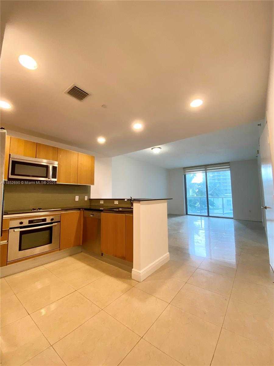 Small Image of 1060 BRICKELL AVE #1413, Miami Number 5