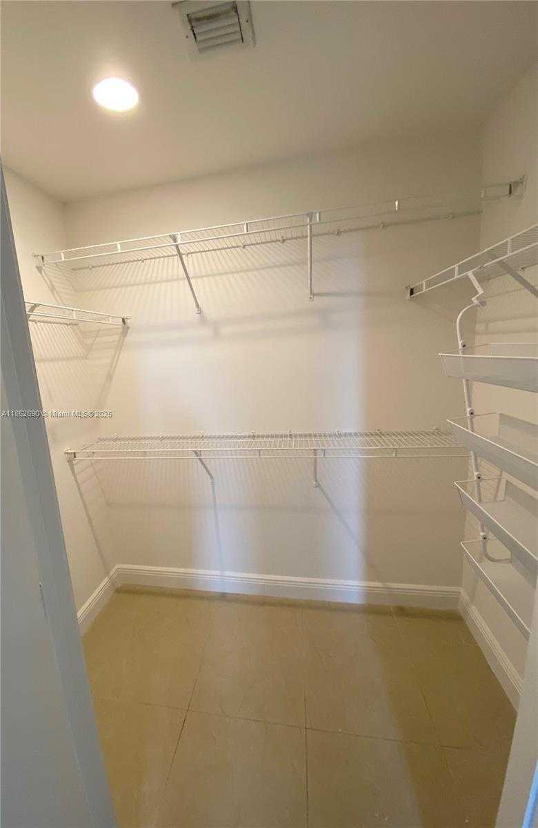 Small Image of 1060 BRICKELL AVE #1413, Miami Number 9