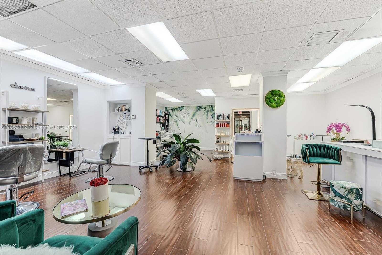 Small Image of 300 BAYVIEW DR #812, Sunny Isles Beach Number 15