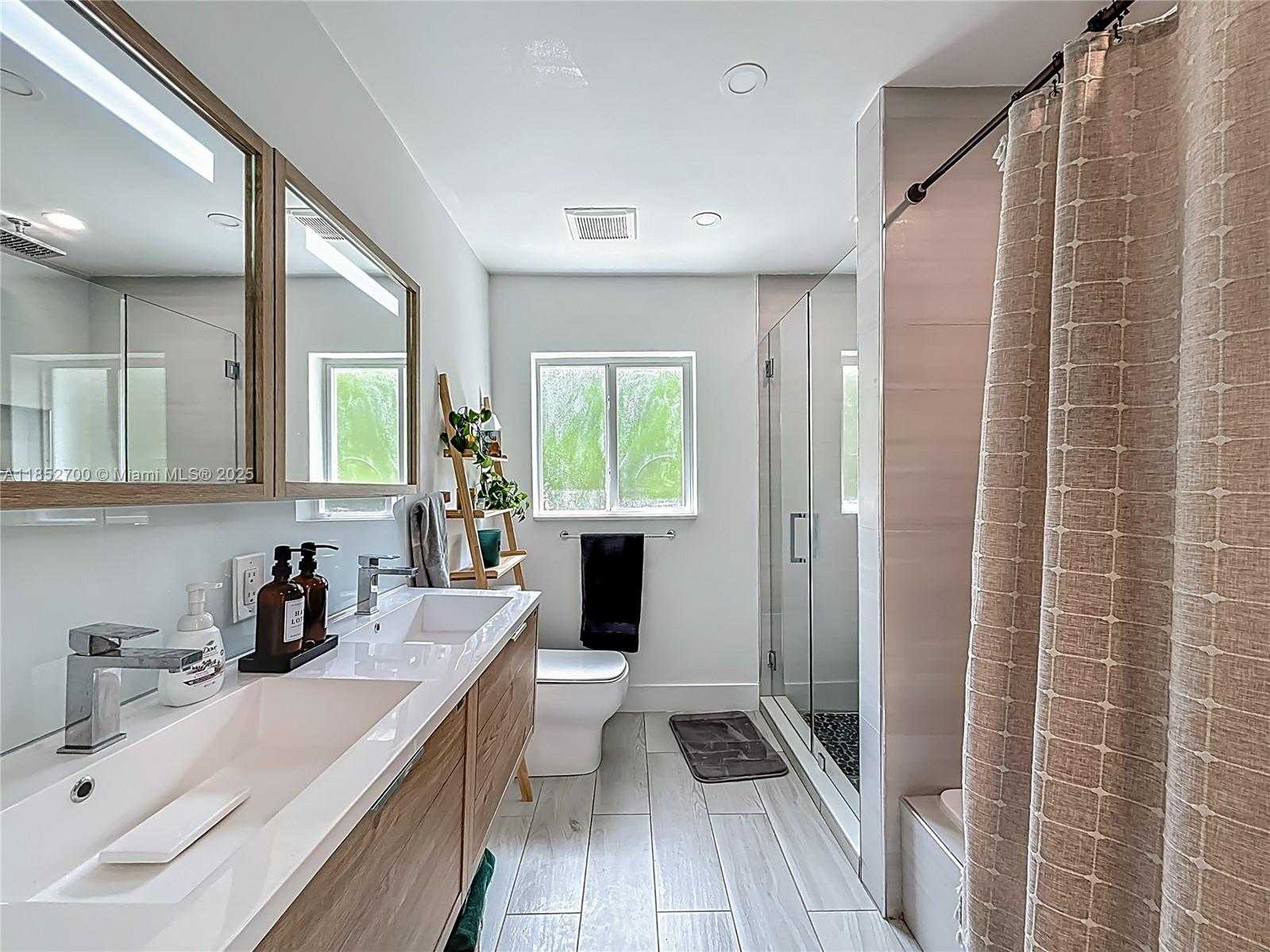 Small Image of 1080 NORTH EAST 104TH ST, Miami Shores Number 10