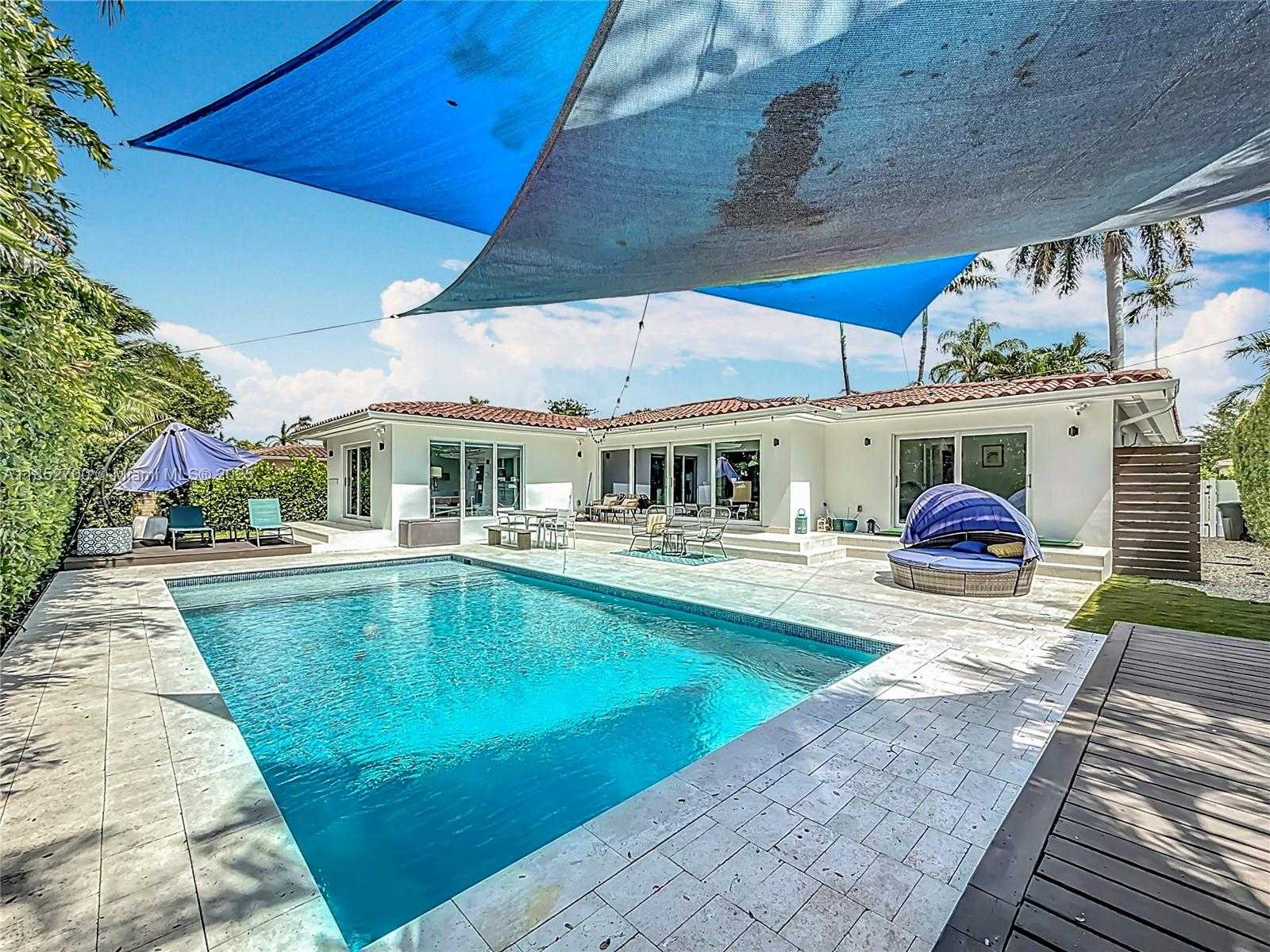 Small Image of 1080 NORTH EAST 104TH ST, Miami Shores Number 2