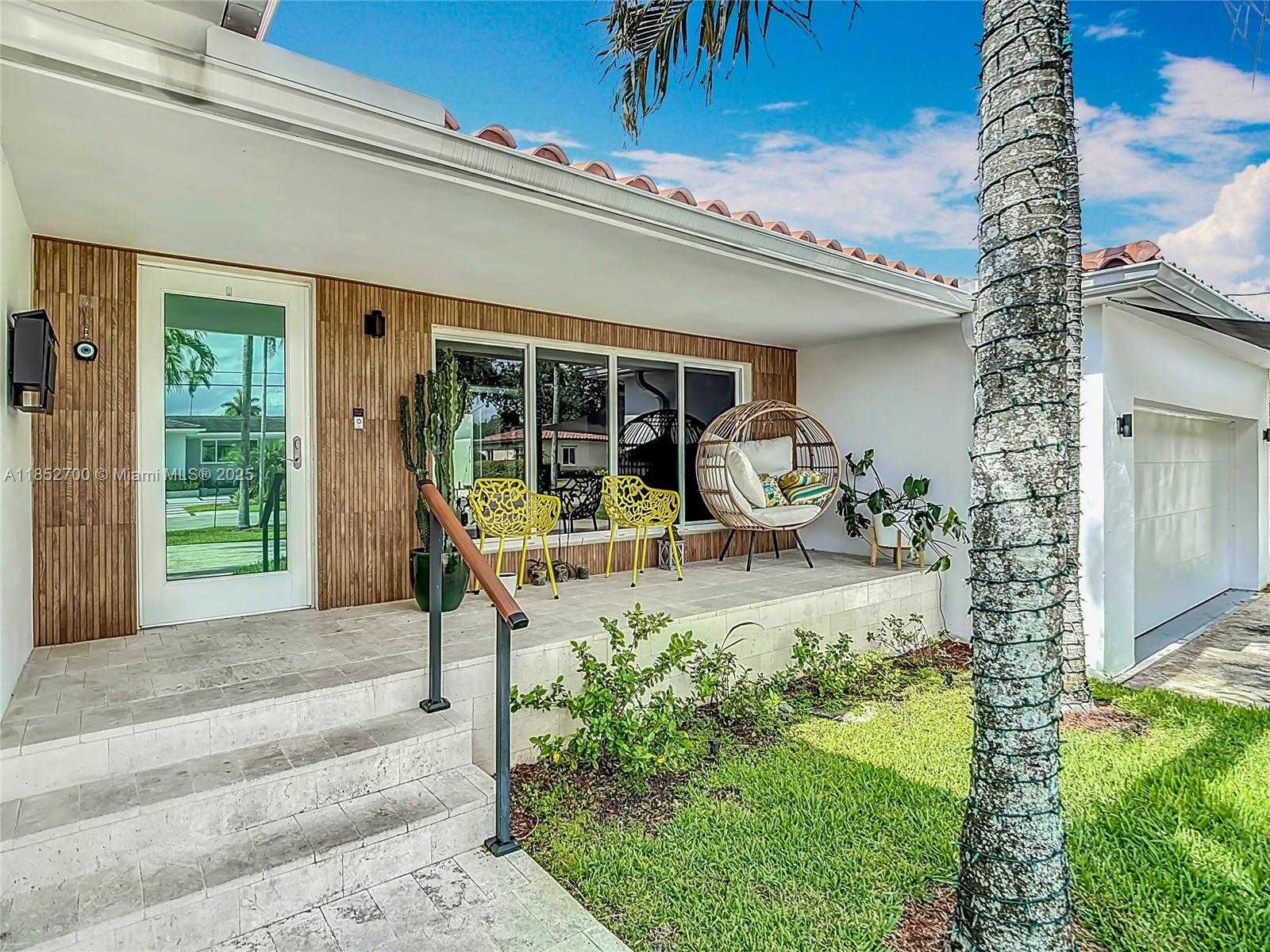 Small Image of 1080 NORTH EAST 104TH ST, Miami Shores Number 3