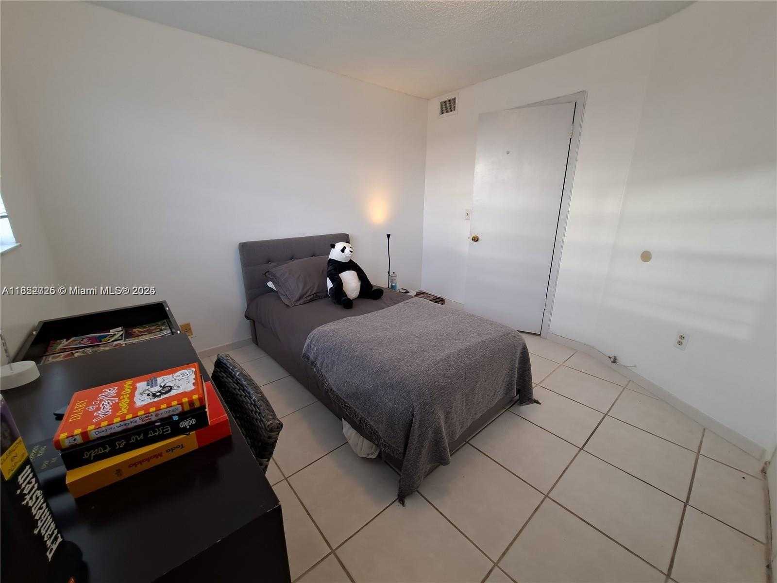 Small Image of 7150 INDIAN CREEK DR #506, Miami Beach Number 8