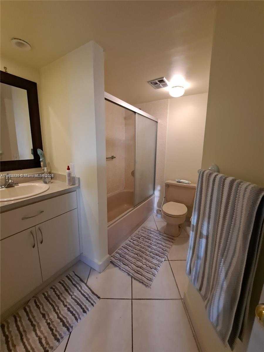 Small Image of 7150 INDIAN CREEK DR #506, Miami Beach Number 9