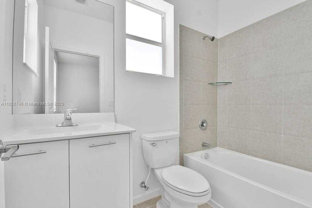 Small Image of 2323 NORTH WEST 122ND TER, Miami Number 11