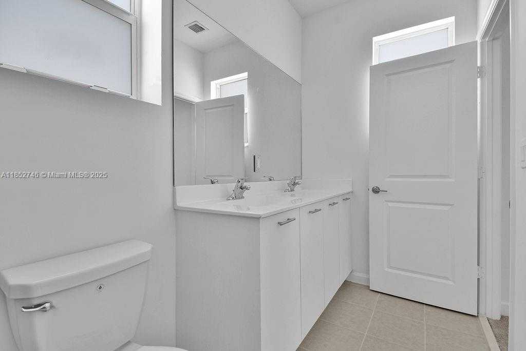 Small Image of 2323 NORTH WEST 122ND TER, Miami Number 18