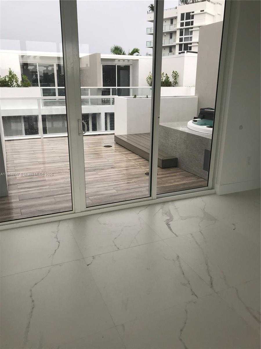 Small Image of 1000 99TH ST #11, Bay Harbor Islands Number 10