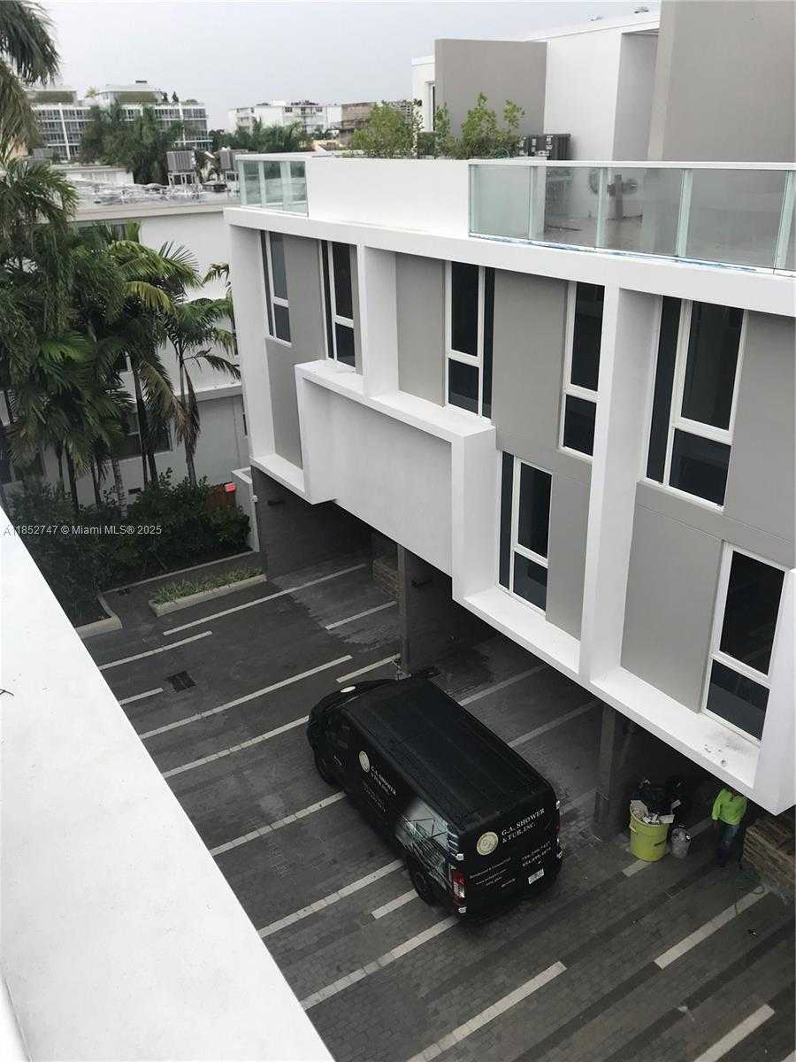 Small Image of 1000 99TH ST #11, Bay Harbor Islands Number 8
