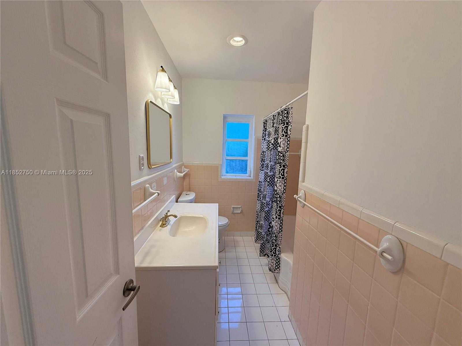 Small Image of 3030 SW 57th Ave, Miami, FL 33155, USA Number 10