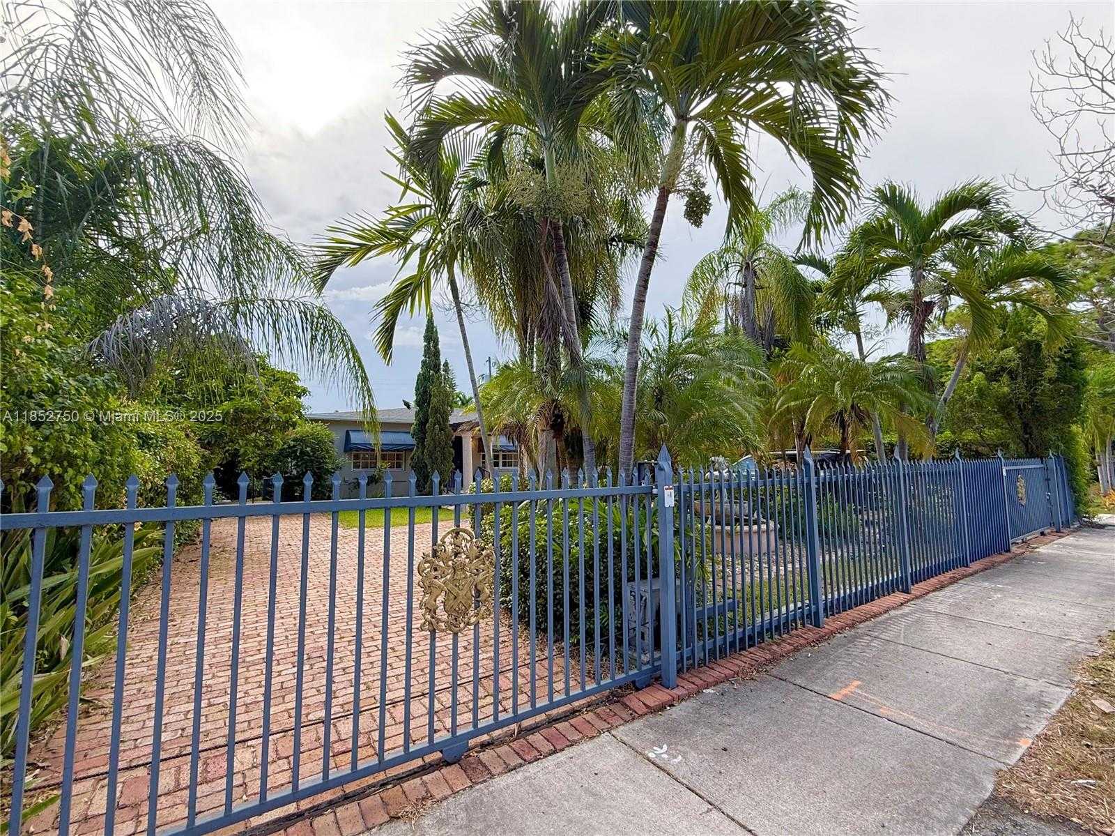 Small Image of 3030 SW 57th Ave, Miami, FL 33155, USA Number 19