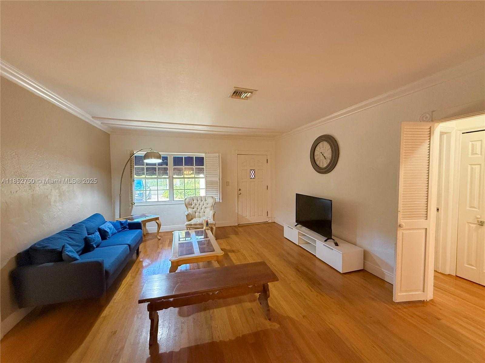 Small Image of 3030 SW 57th Ave, Miami, FL 33155, USA Number 2