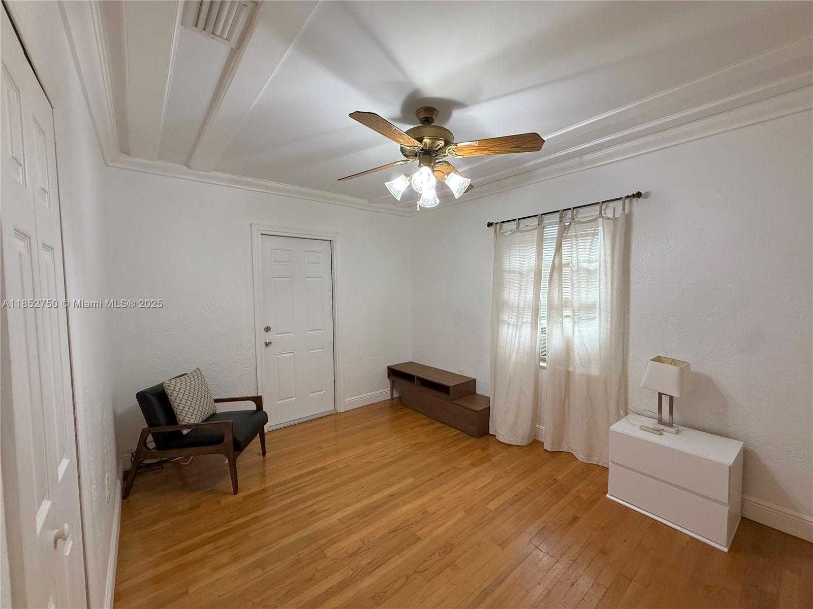 Small Image of 3030 SW 57th Ave, Miami, FL 33155, USA Number 9