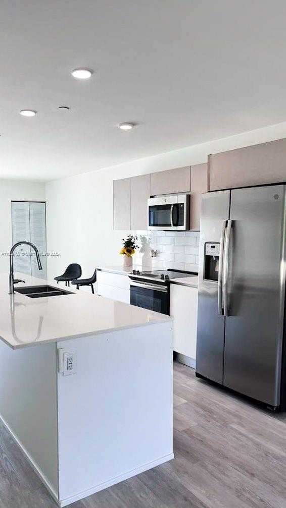 Small Image of 2535 NORTH EAST 193RD ST #3204, Miami Number 4
