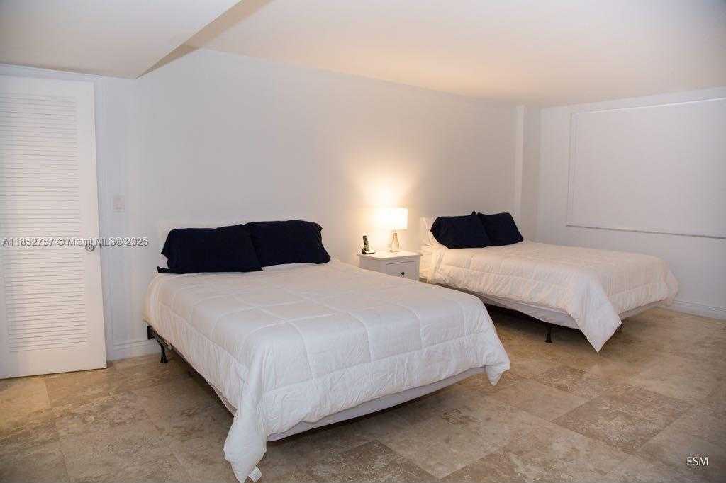 Small Image of 6039 COLLINS AVE #409, Miami Beach Number 10