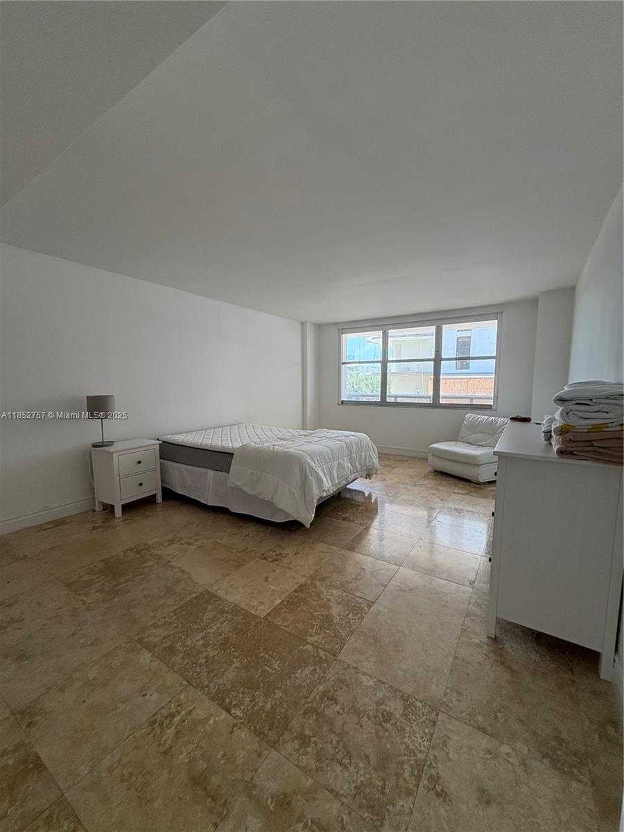 Small Image of 6039 COLLINS AVE #409, Miami Beach Number 11