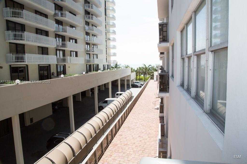 Small Image of 6039 COLLINS AVE #409, Miami Beach Number 20