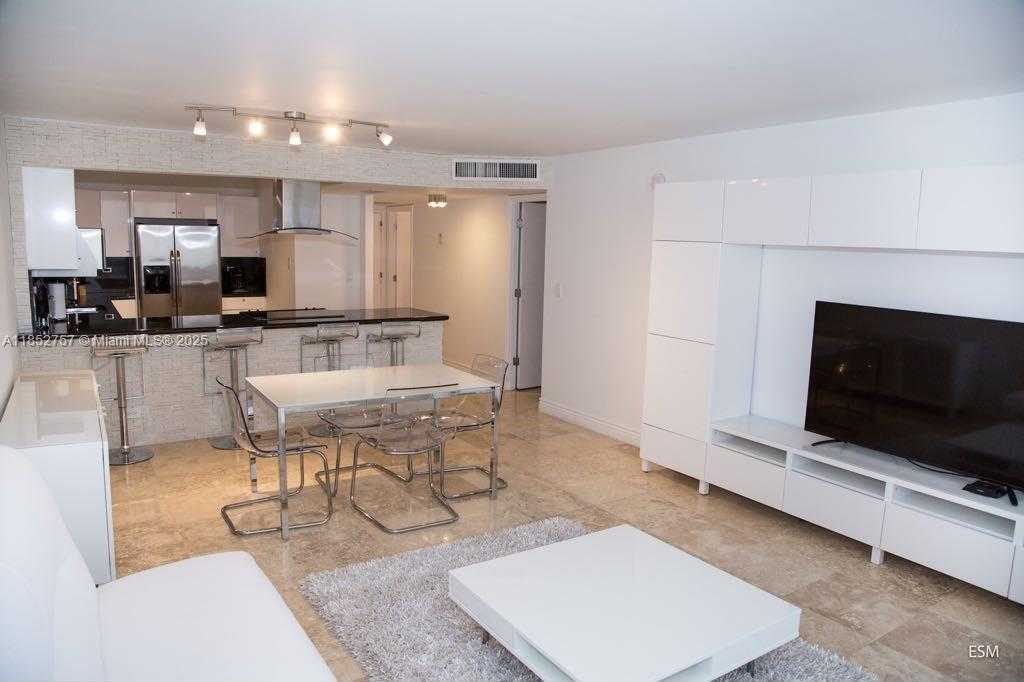 Small Image of 6039 COLLINS AVE #409, Miami Beach Number 23