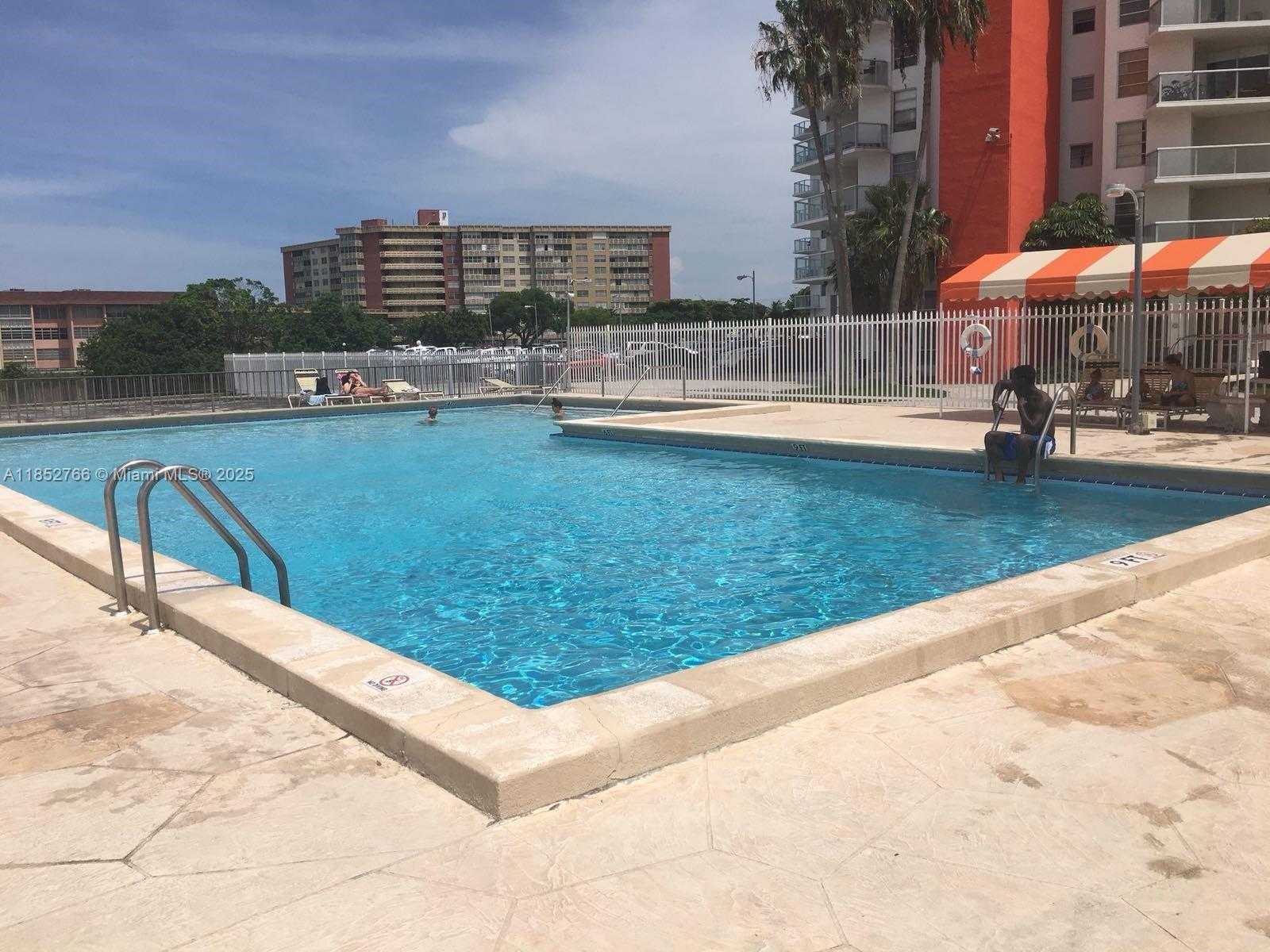 Small Image of 1351 NORTH EAST MIAMI GARDENS DR #421E, Miami Number 10