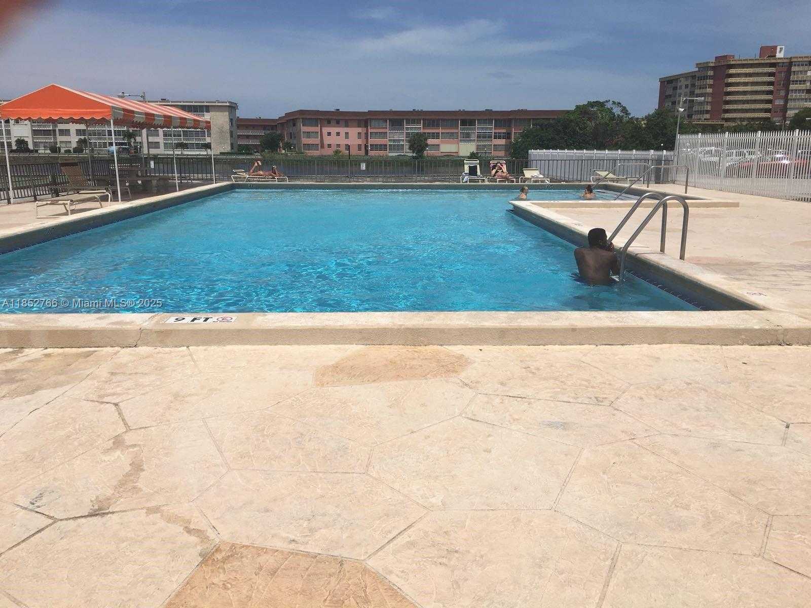 Small Image of 1351 NORTH EAST MIAMI GARDENS DR #421E, Miami Number 11