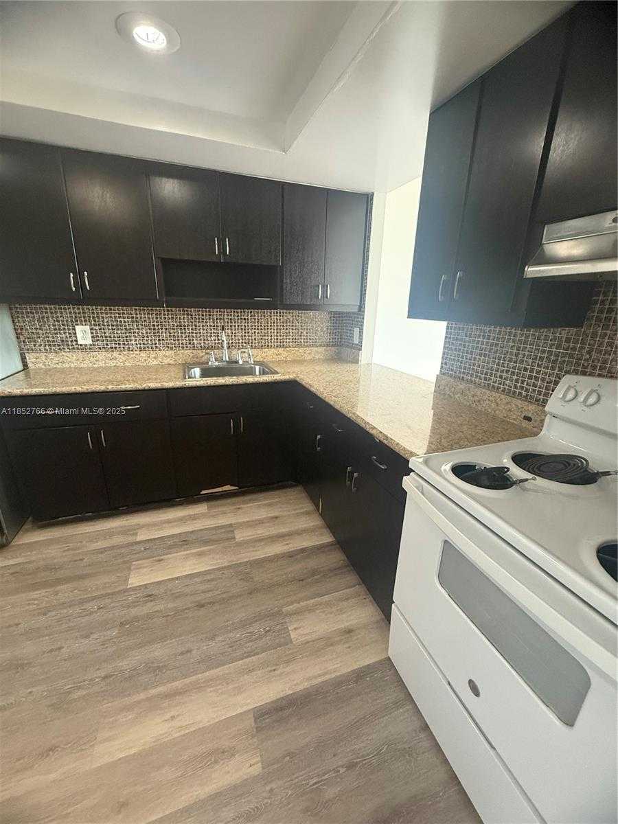 Small Image of 1351 NORTH EAST MIAMI GARDENS DR #421E, Miami Number 2