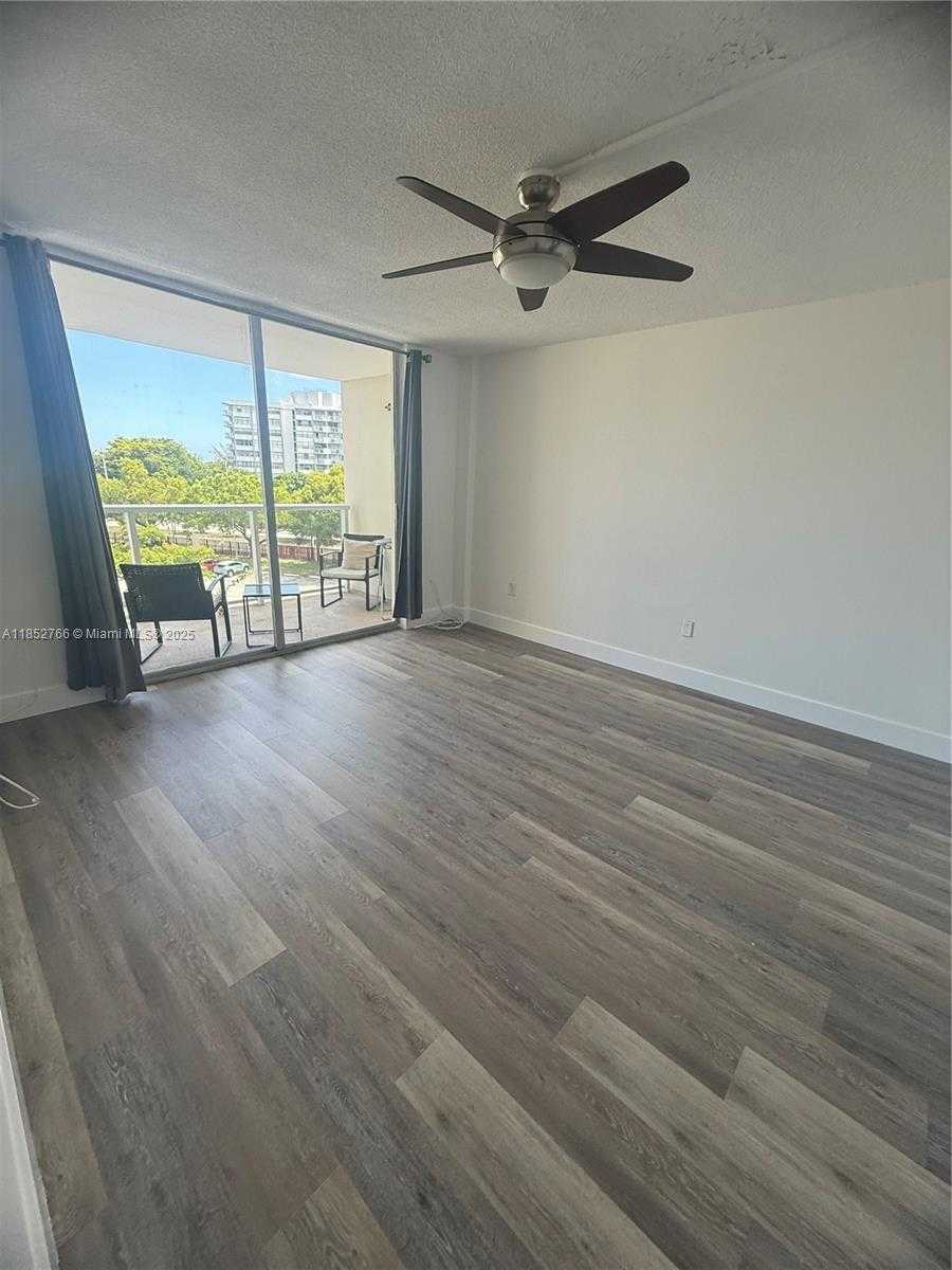 Small Image of 1351 NORTH EAST MIAMI GARDENS DR #421E, Miami Number 4