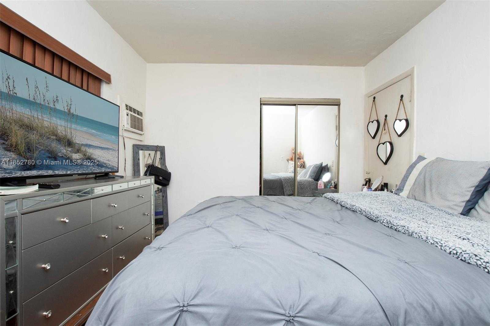 Small Image of 1721 SOUTH WEST 75TH AVE RD, Miami Number 12