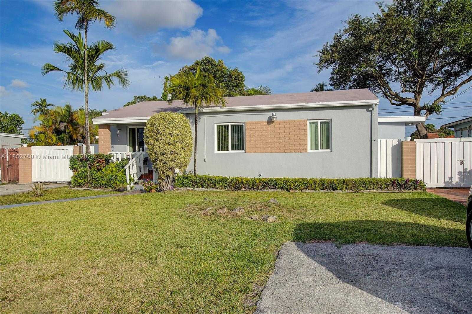 Small Image of 1721 SOUTH WEST 75TH AVE RD, Miami Number 2