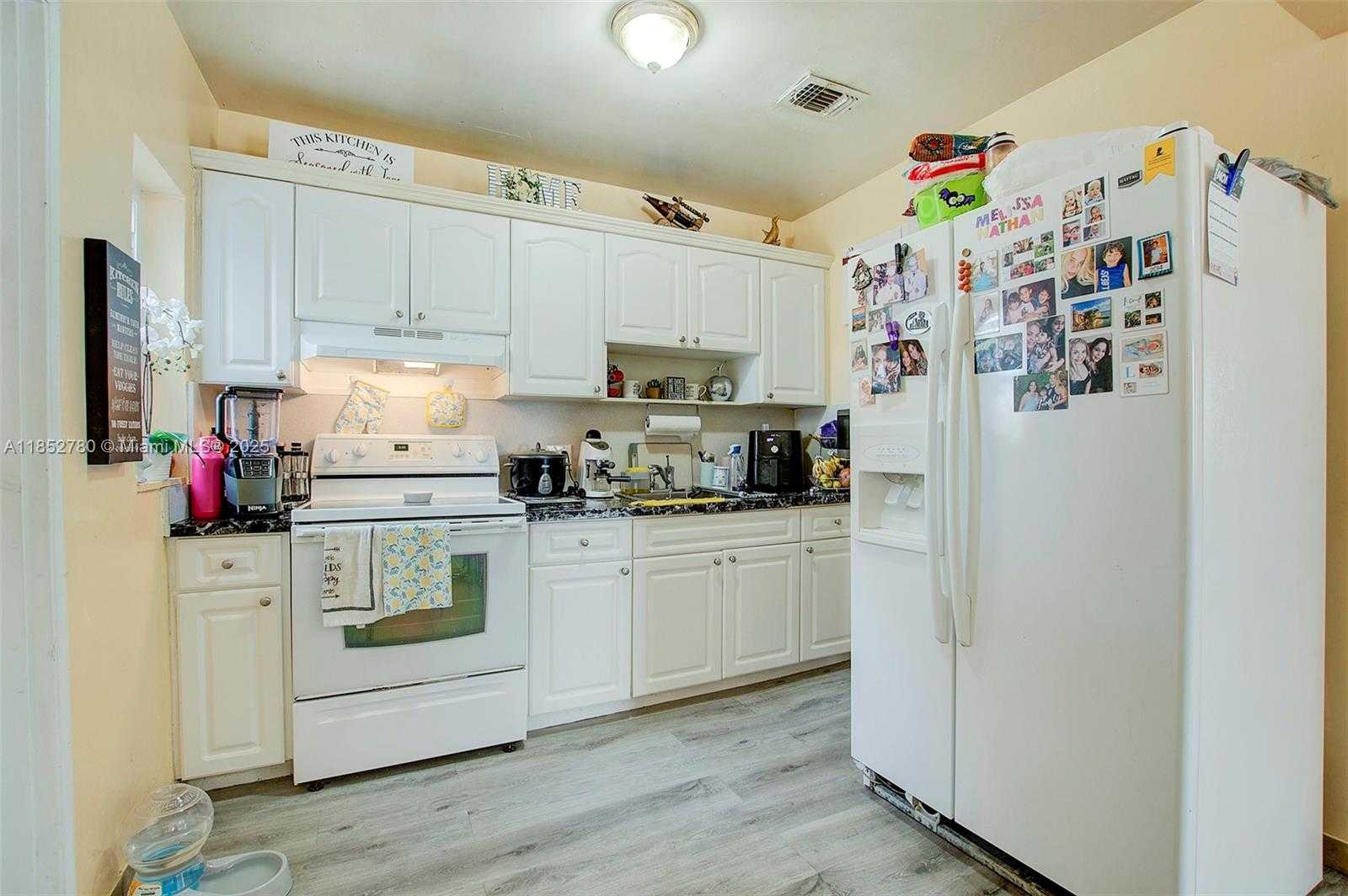 Small Image of 1721 SOUTH WEST 75TH AVE RD, Miami Number 5