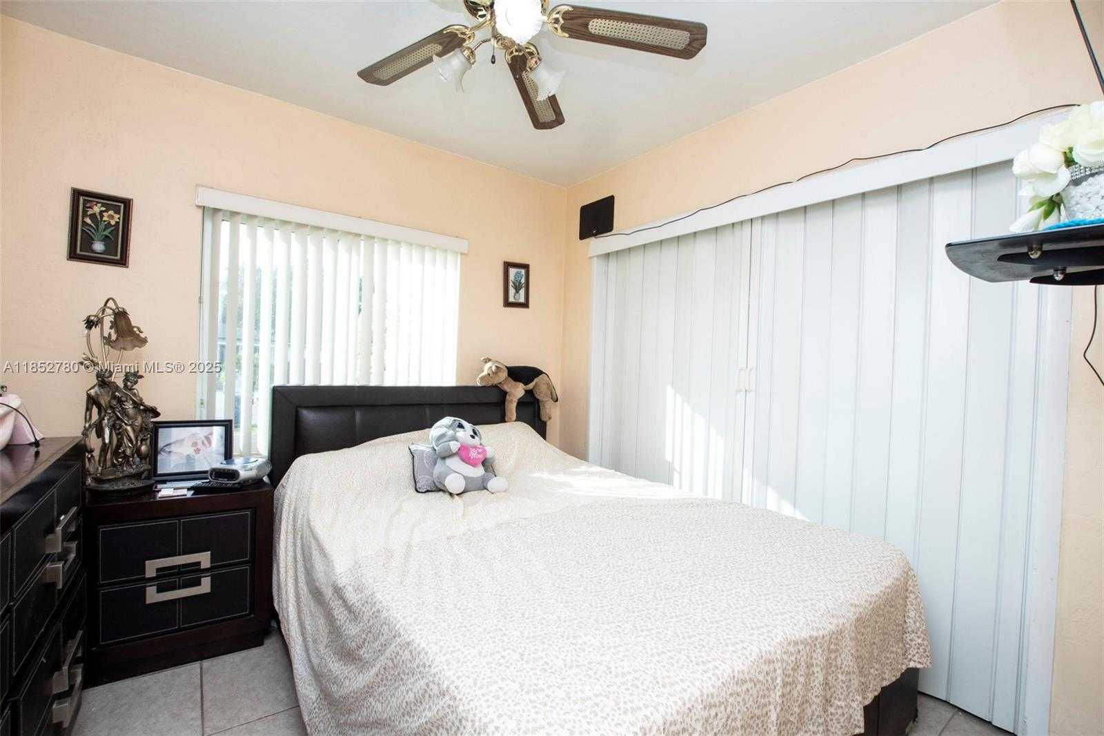 Small Image of 1721 SOUTH WEST 75TH AVE RD, Miami Number 6