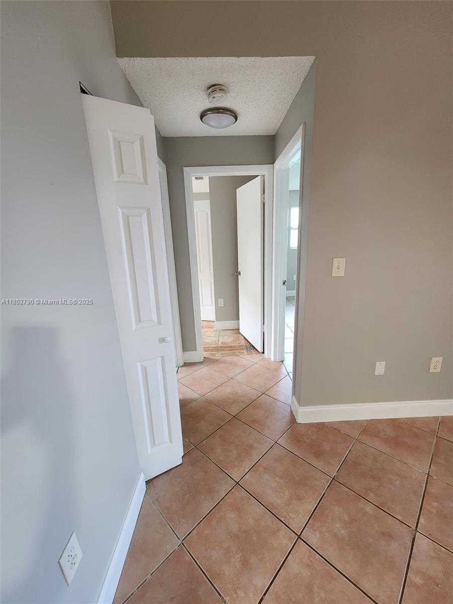 Small Image of 10521 SOUTH WEST 207TH ST #House, Cutler Bay Number 12