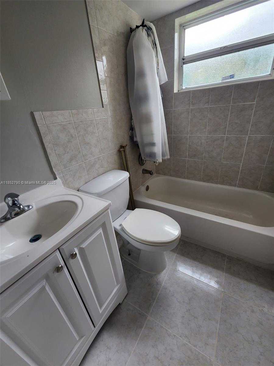 Small Image of 10521 SOUTH WEST 207TH ST #House, Cutler Bay Number 15