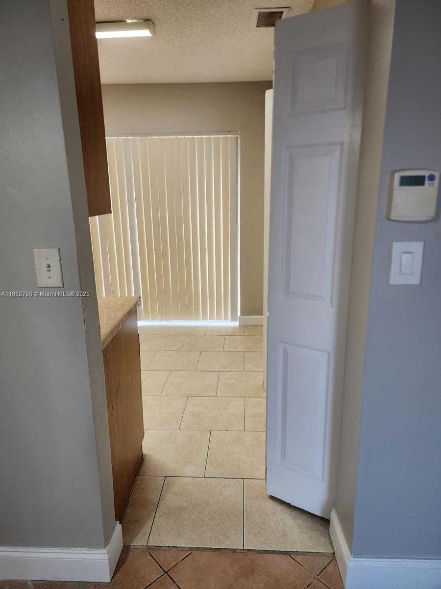 Small Image of 10521 SOUTH WEST 207TH ST #House, Cutler Bay Number 9