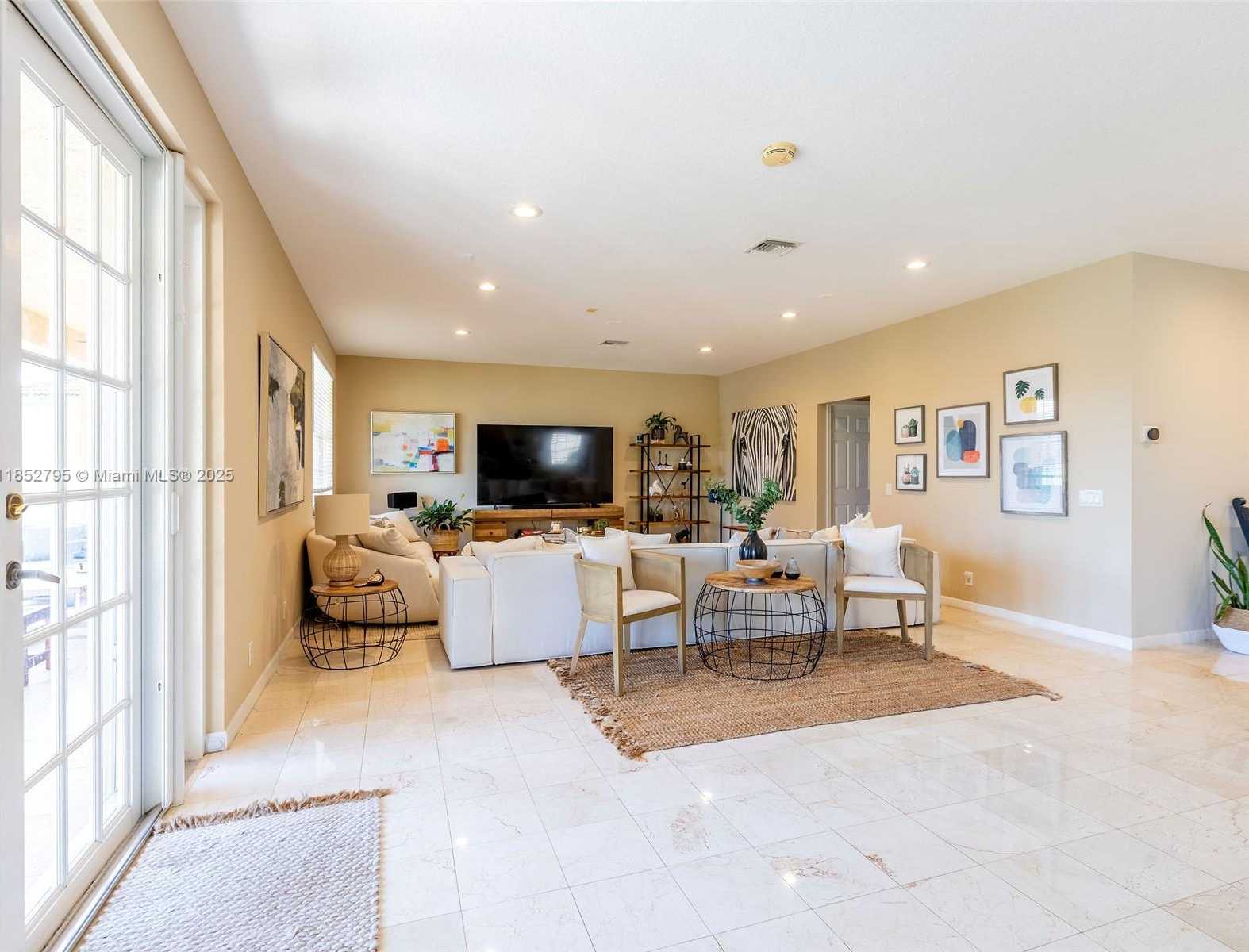 Small Image of 665 NANDINA DR #665, Weston Number 11