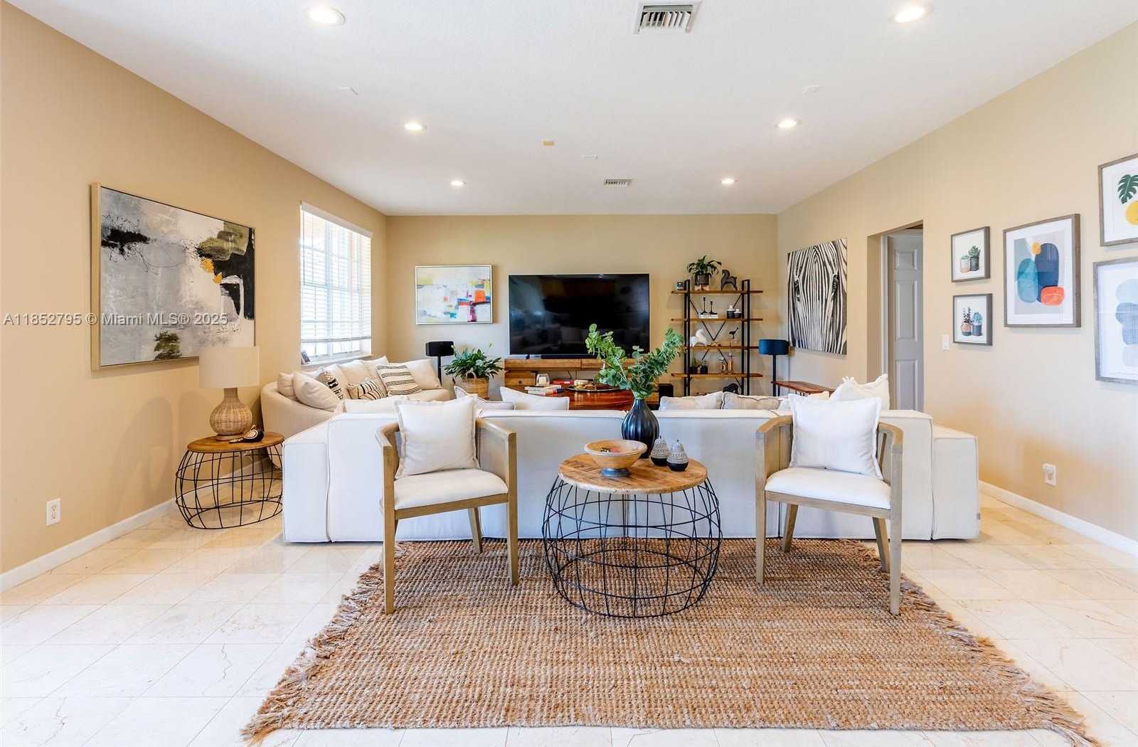 Small Image of 665 NANDINA DR #665, Weston Number 12