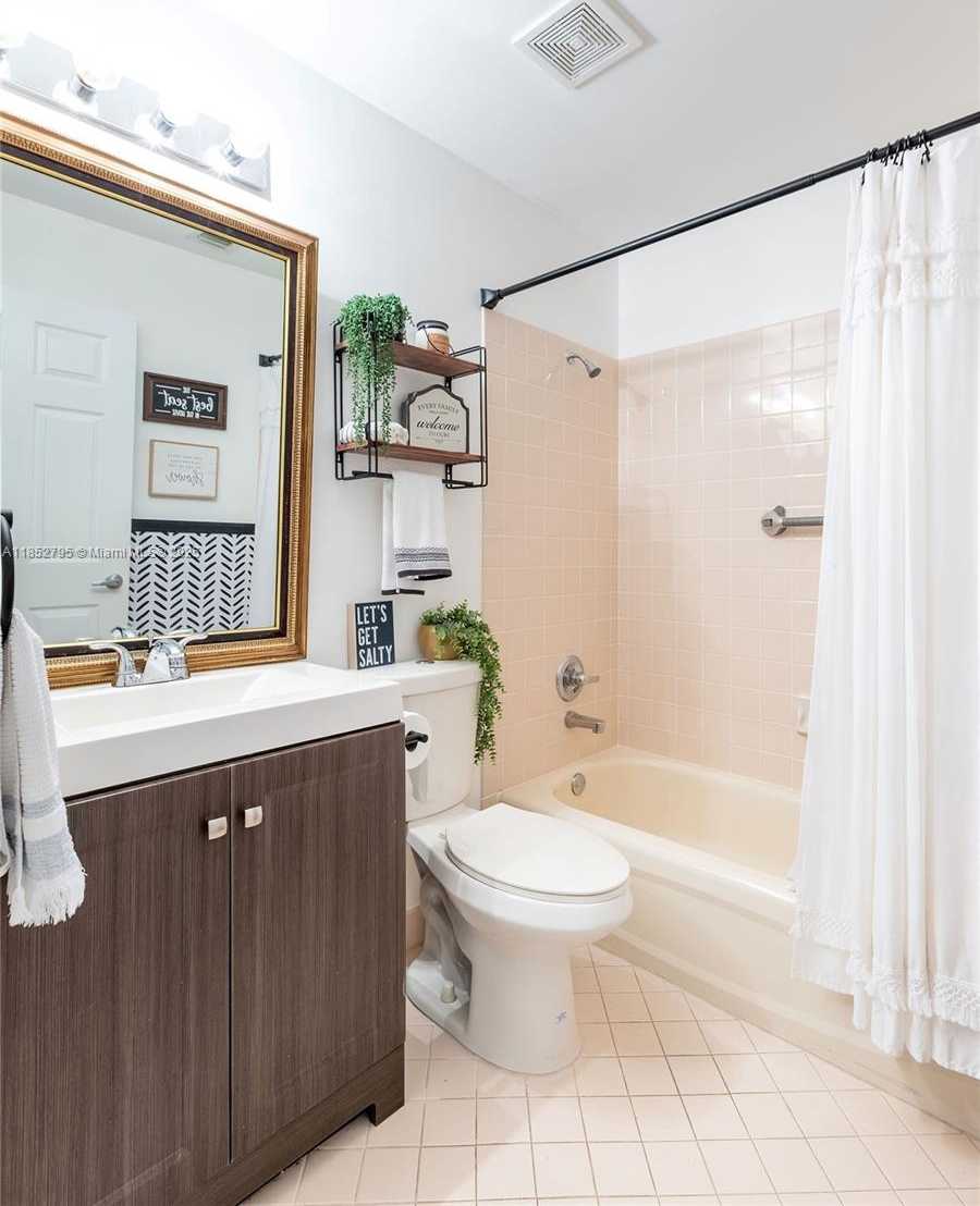 Small Image of 665 NANDINA DR #665, Weston Number 15